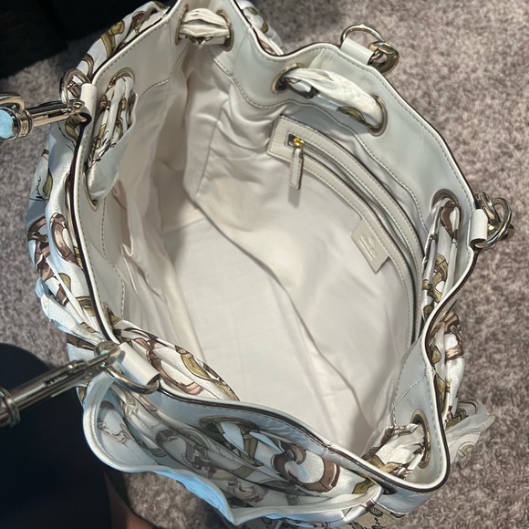 Gucci Positano Tote with Scarf - Picture 3 of 5